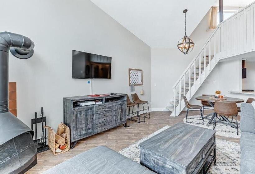 Апартаменты 2 Спальни, 2449 Ryan Gulch