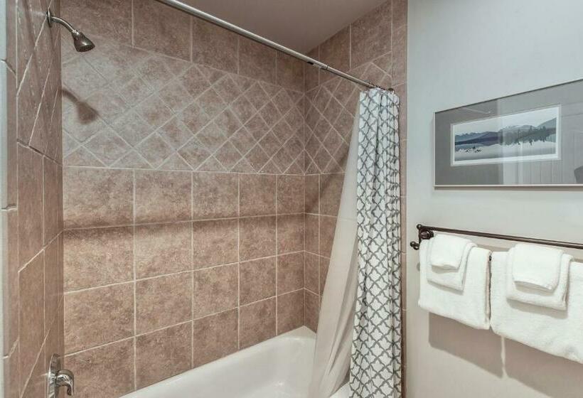 شقة غرفتين, Dover Bay  Bayside South