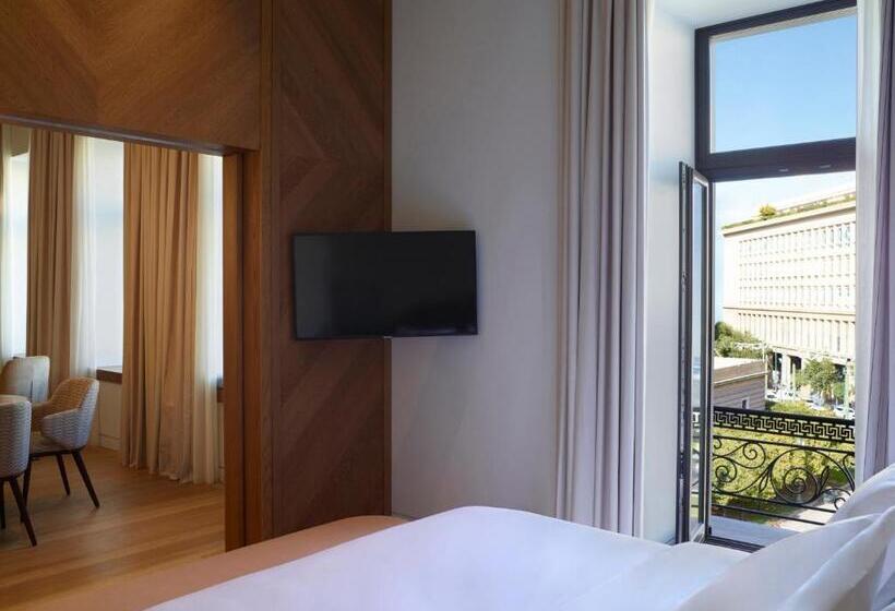 Люкс, Xenodocheio Milos