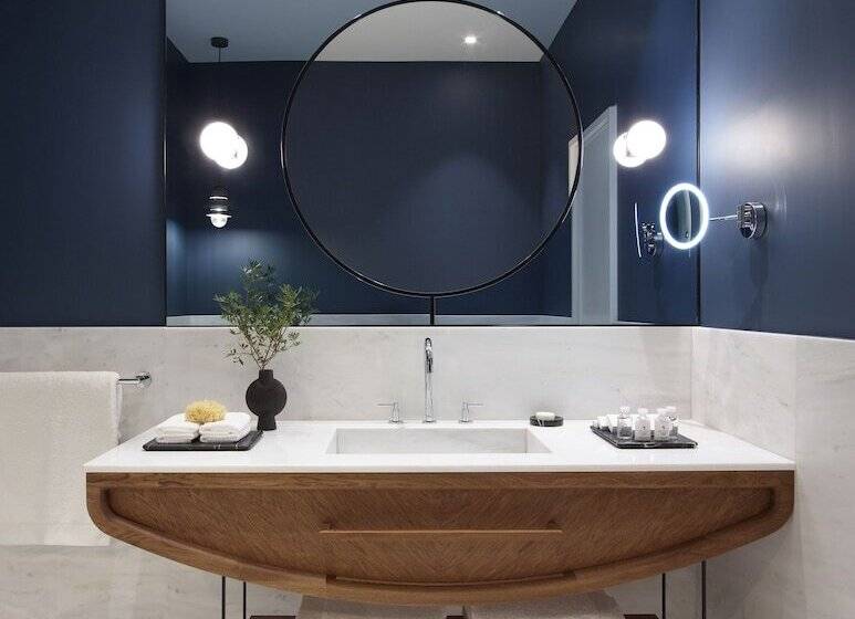 Люкс, Xenodocheio Milos