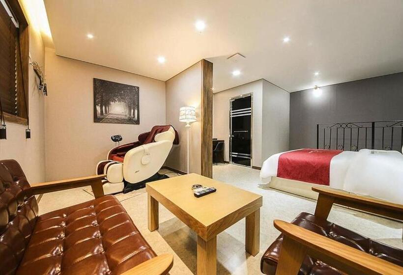 スタンダードルーム, Gimpo Drive In Hotel Laboum