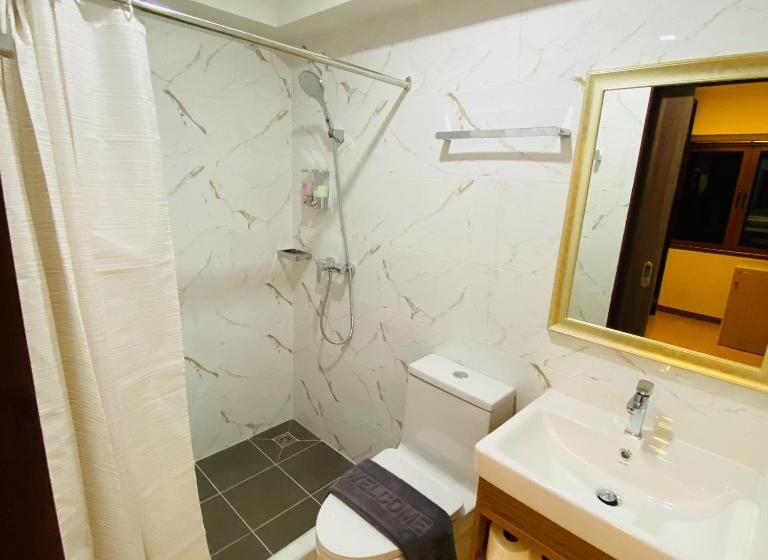 חדר סטנדרט, Chada Mantra