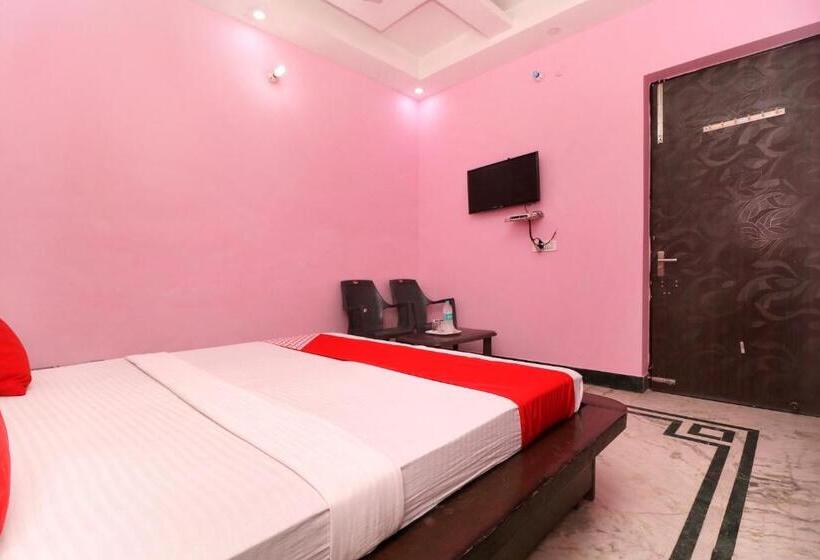 غرفة كلاسيكية ثلاثية, O Sudan Cottage