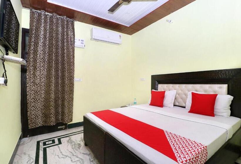 غرفة كلاسيكية ثلاثية, O Sudan Cottage