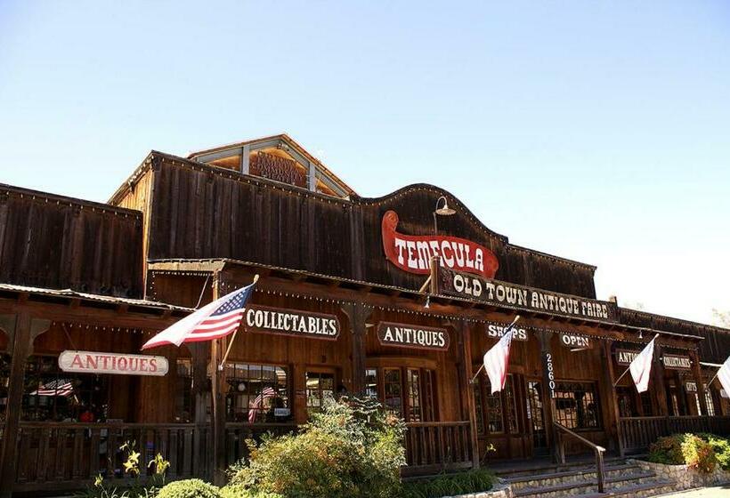 غرفة قياسية مطلّة علي الحديقة, Suite With Tv, Desk, And Private Bathroom