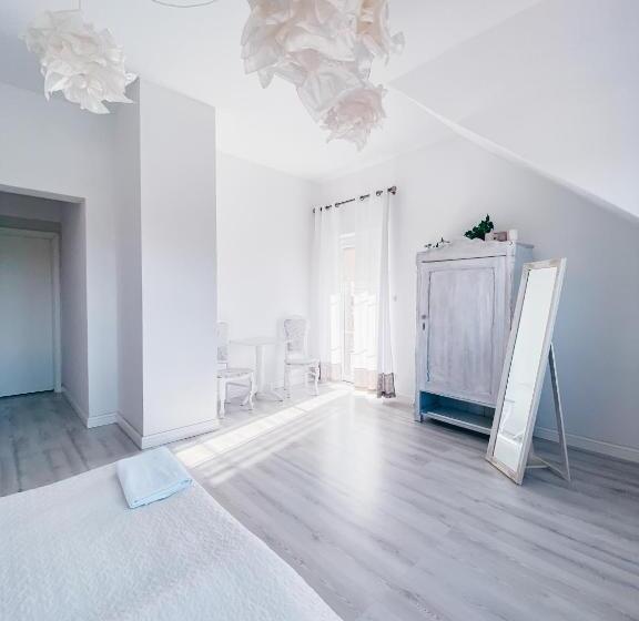 חדר סטנדרט עם מרפסת, Piławski Dwór