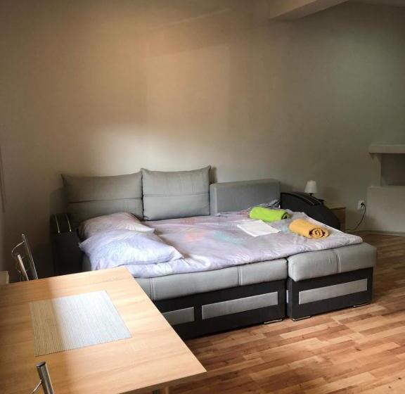 Номер Deluxe, Tarnica