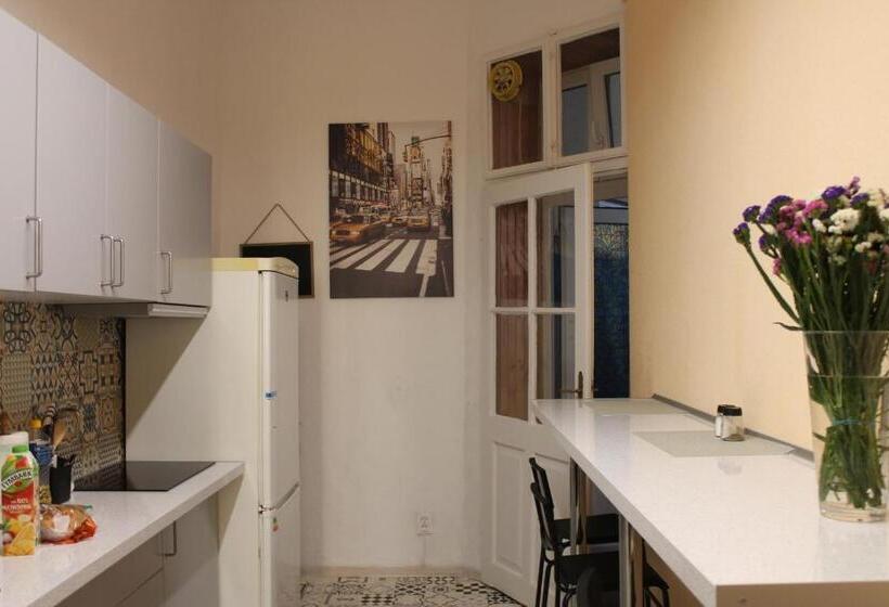 Кровать в Общей Комнате, Hostel Centrum Sabot