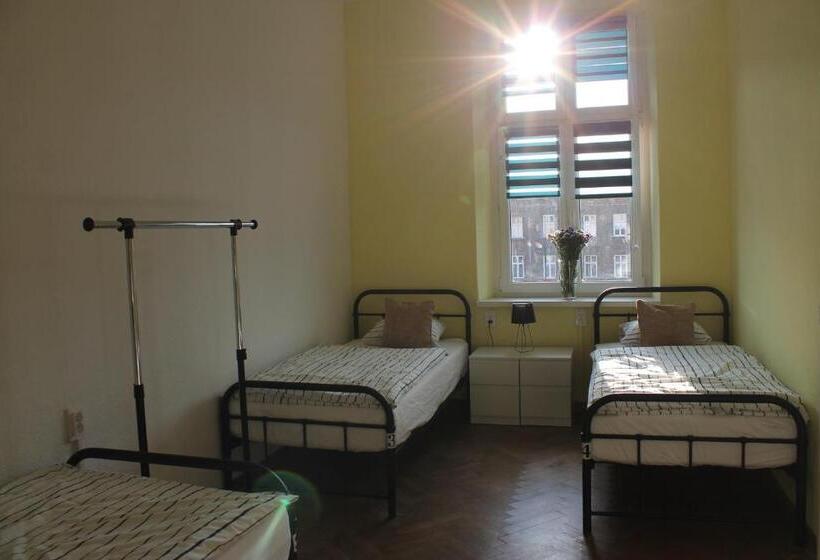 Кровать в Общей Комнате, Hostel Centrum Sabot
