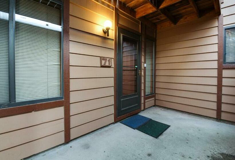 דירת שני חדרים, Aspen Village Golf Course Condo   Fairways 71