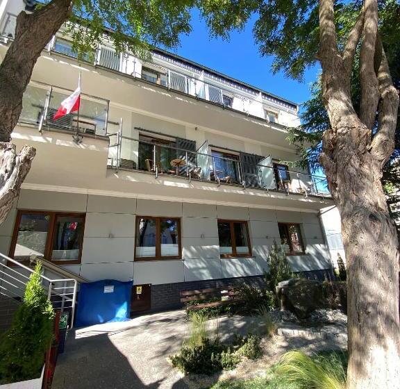 标准三人间, Ośrodek Warszawianka