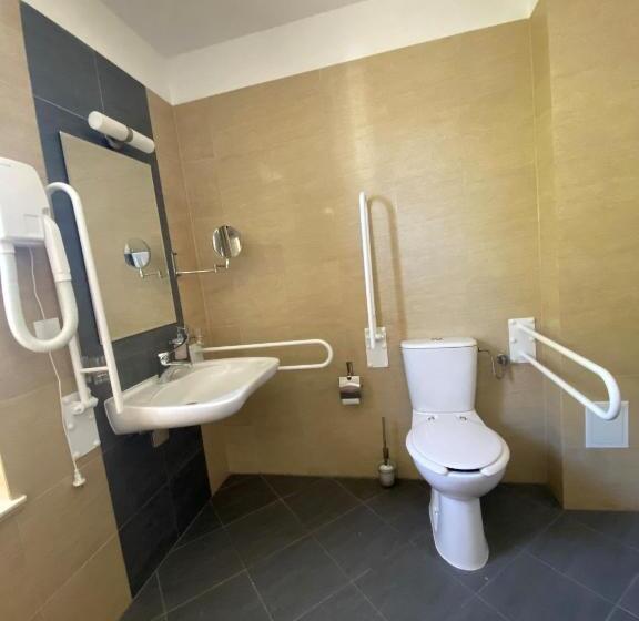 适合残疾人使用的标准间, Ośrodek Warszawianka