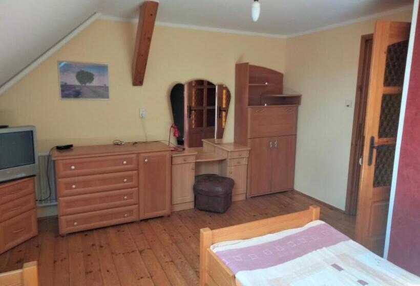 스탠다드 룸, Pod Piramidą