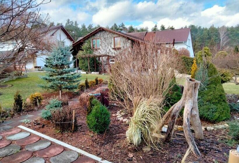 Chalet 1 Dormitório, Pod Piramidą