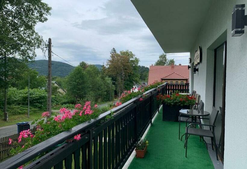 غرفة قياسية رباعية, Jeleni Ruczaj