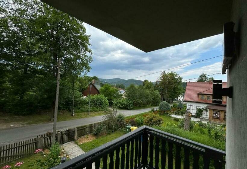 غرفة قياسية رباعية, Jeleni Ruczaj