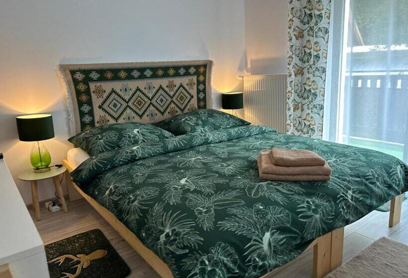 غرفة قياسية مزوَّدة بشُرفة, Jeleni Ruczaj