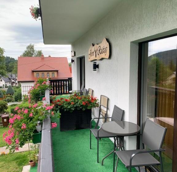 غرفة قياسية مزوَّدة بشُرفة, Jeleni Ruczaj