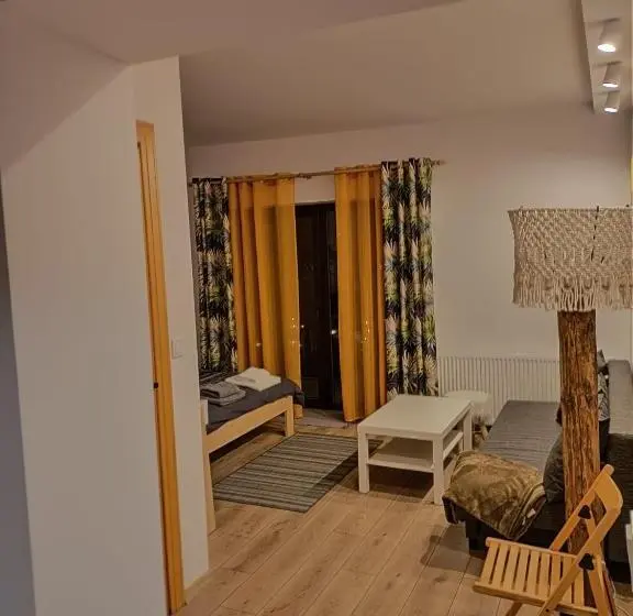 Standard Neljän Hengen Huone Parveke, Jeleni Ruczaj
