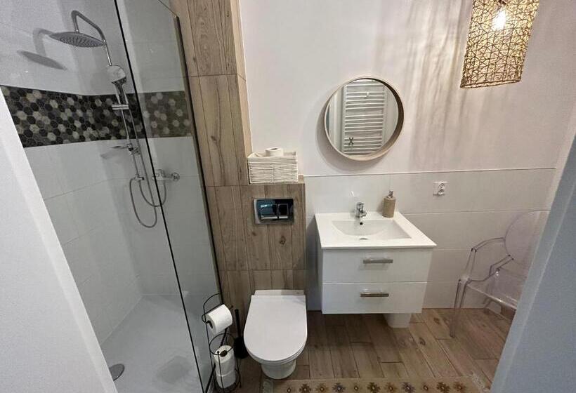 شقة غرفة واحدة, Jeleni Ruczaj