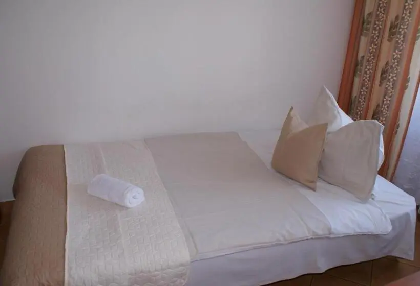 Deluxe Neljän Hengen Huone, Natural Mielno
