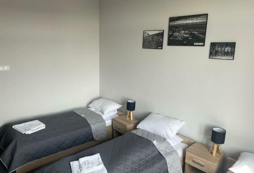 اتاق استاندارد چهار تخته, Aquara Radomsko