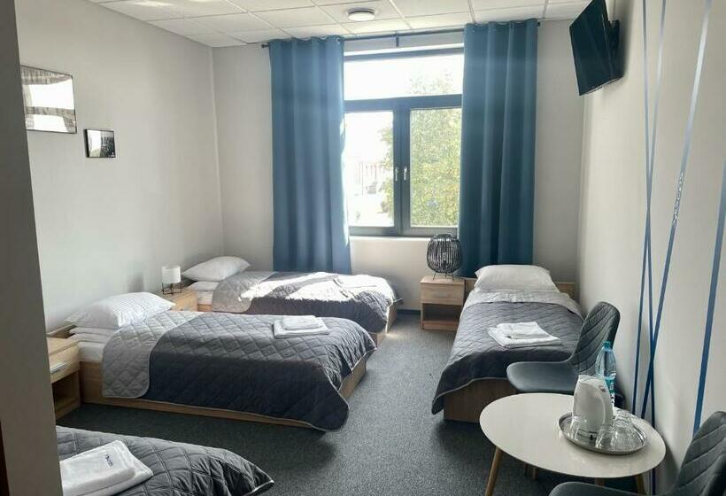 اتاق استاندارد چهار تخته, Aquara Radomsko