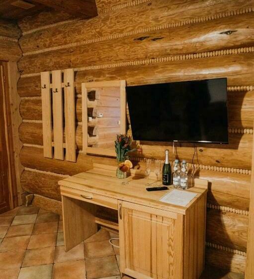 标准三人间, Daglezjowy Dwór