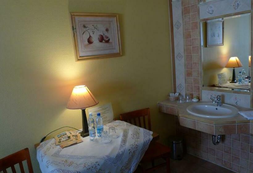غرفة قياسية, Gościniec Stara Kuźnia