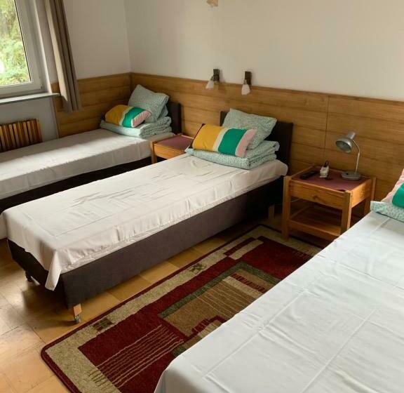 חדר סטנדרט לשלושה, Kwatery Pracownicze Tolek