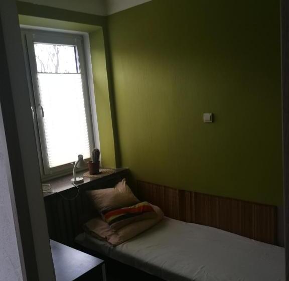 חדר סטנדרט לארבעה, Kwatery Pracownicze Tolek