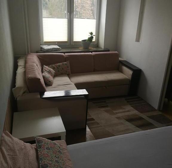 חדר סטנדרט לארבעה, Kwatery Pracownicze Tolek