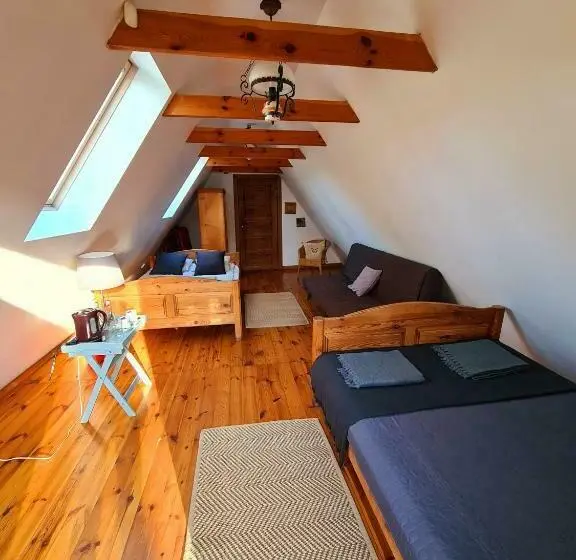 スタンダード４人部屋, Oberża Pod Złotym Prosiakiem