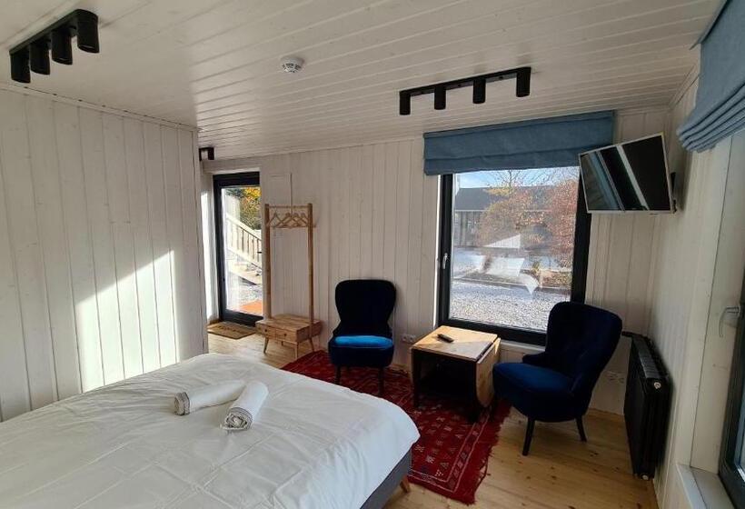 １ベッドルームアパートメント, Oberża Pod Złotym Prosiakiem