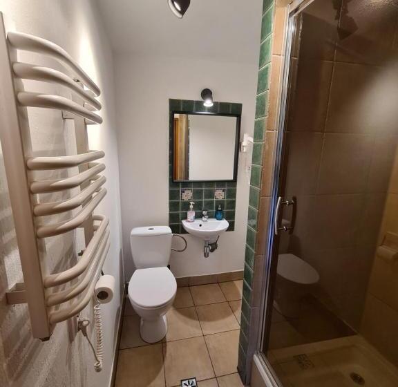 スタンダードルーム, Oberża Pod Złotym Prosiakiem