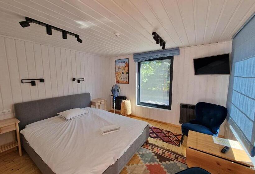 １ベッドルームアパートメント, Oberża Pod Złotym Prosiakiem