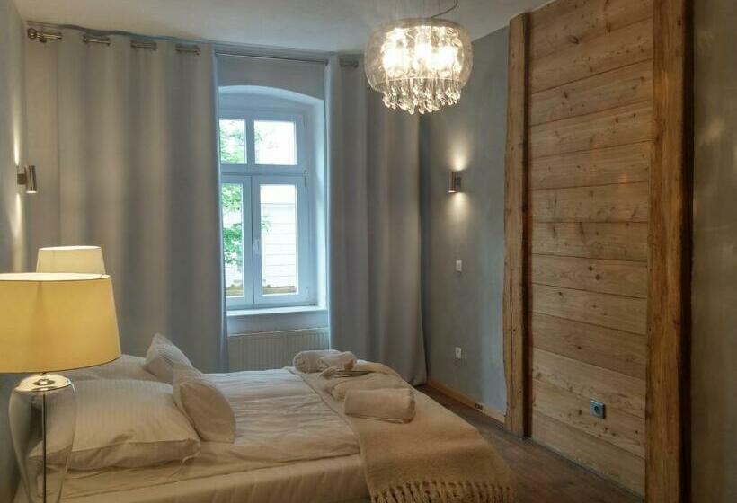 דירת חדר דלוקס, Zajazd Karczma Zagłoba