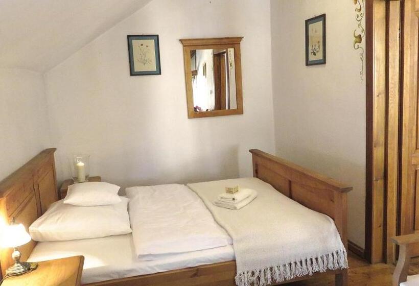 דירת שני חדרים, Zajazd Karczma Zagłoba