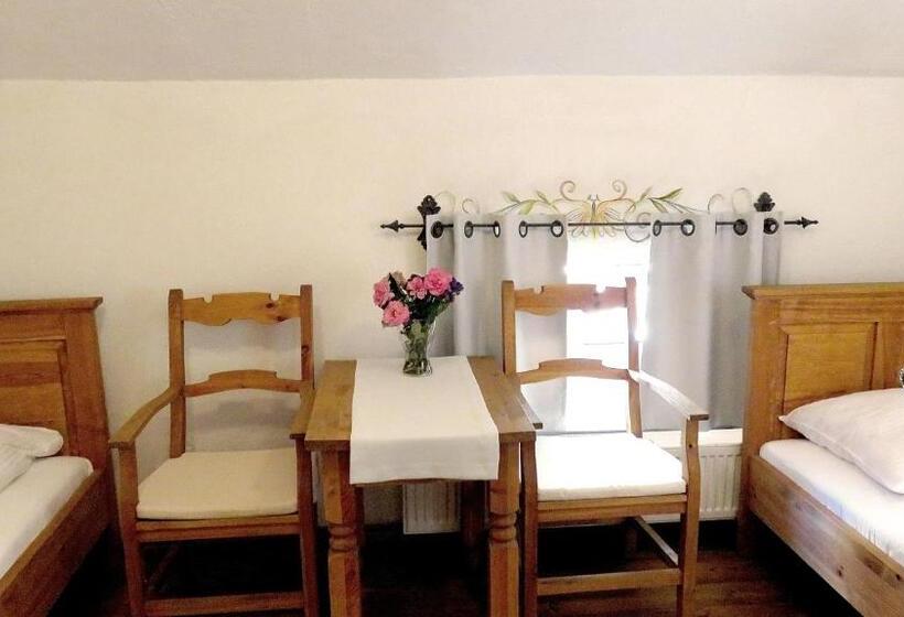 דירת שני חדרים, Zajazd Karczma Zagłoba