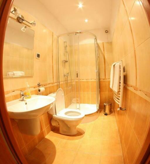 חדר סטנדרט לארבעה, Zajazd Kałużna