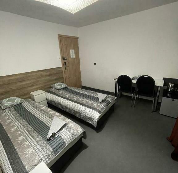 基本间, Antonina Pensjonprzykortach