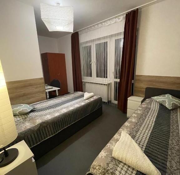 基本间, Antonina Pensjonprzykortach