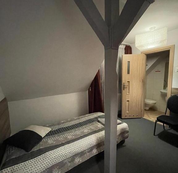 单人基本间, Antonina Pensjonprzykortach