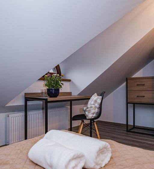 חדר אקונומי, Do Poduchy