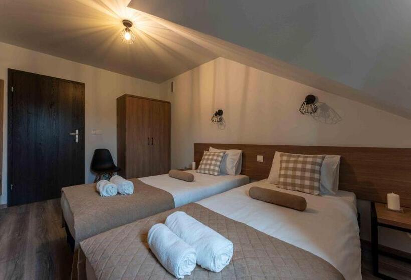 חדר בסיסי, Do Poduchy