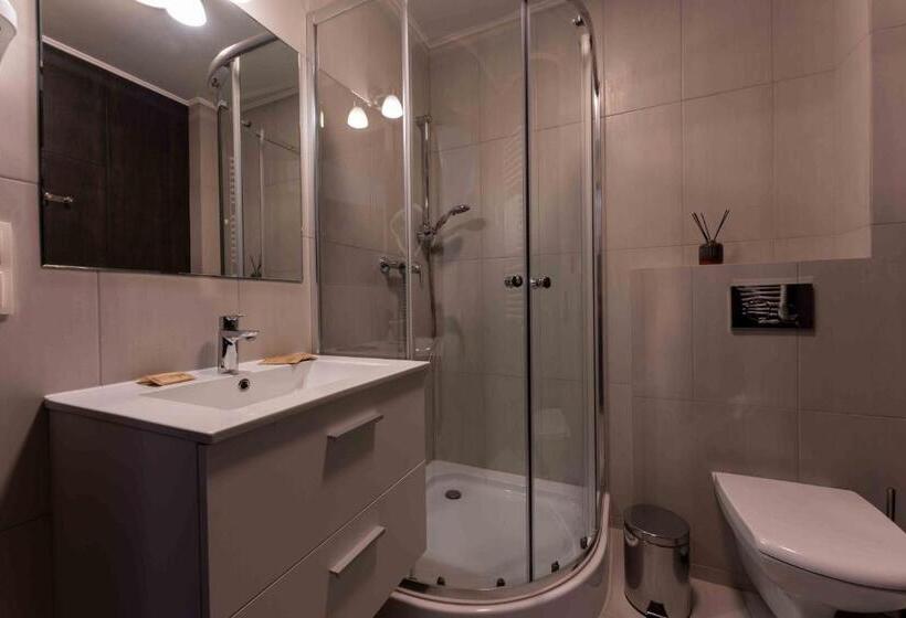 חדר בסיסי, Do Poduchy