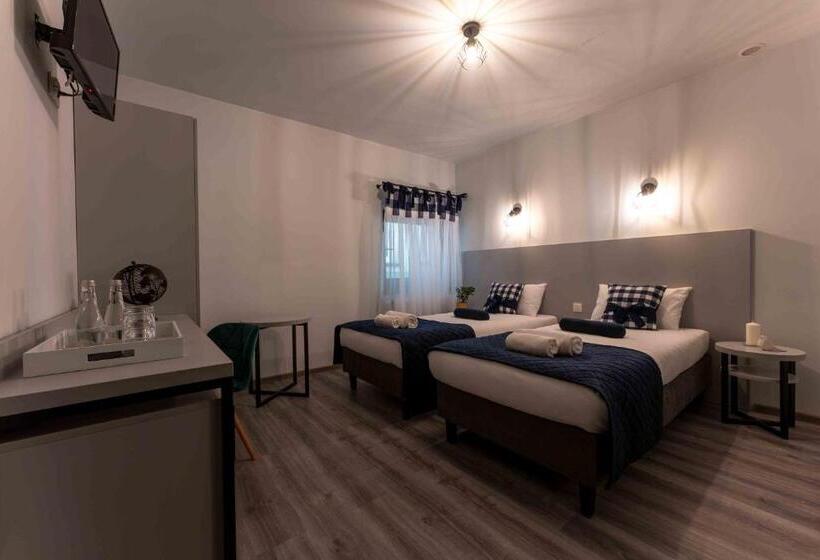 חדר בסיסי, Do Poduchy