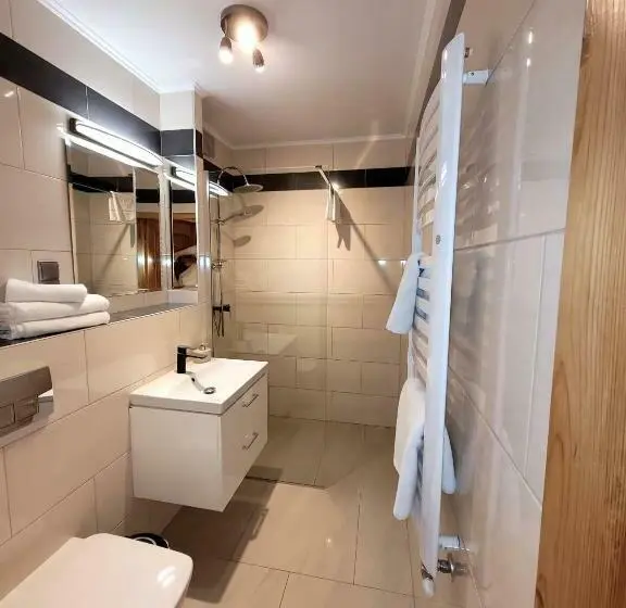 Deluxe-huoneisto 1 Makuuhuone, Rezydencja Leśny Dwór