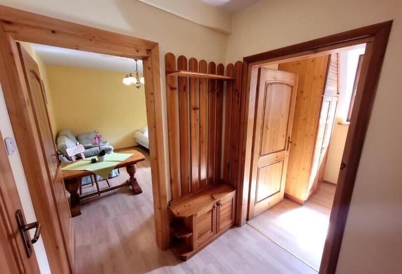 スタンダードスタジオ, Rezydencja Leśny Dwór