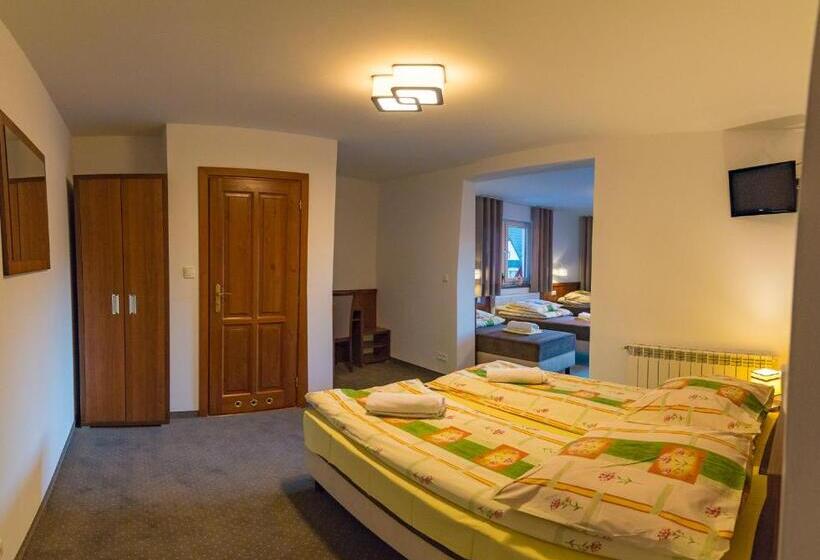 Quarto Familiar Vista Montanha, U Hanki